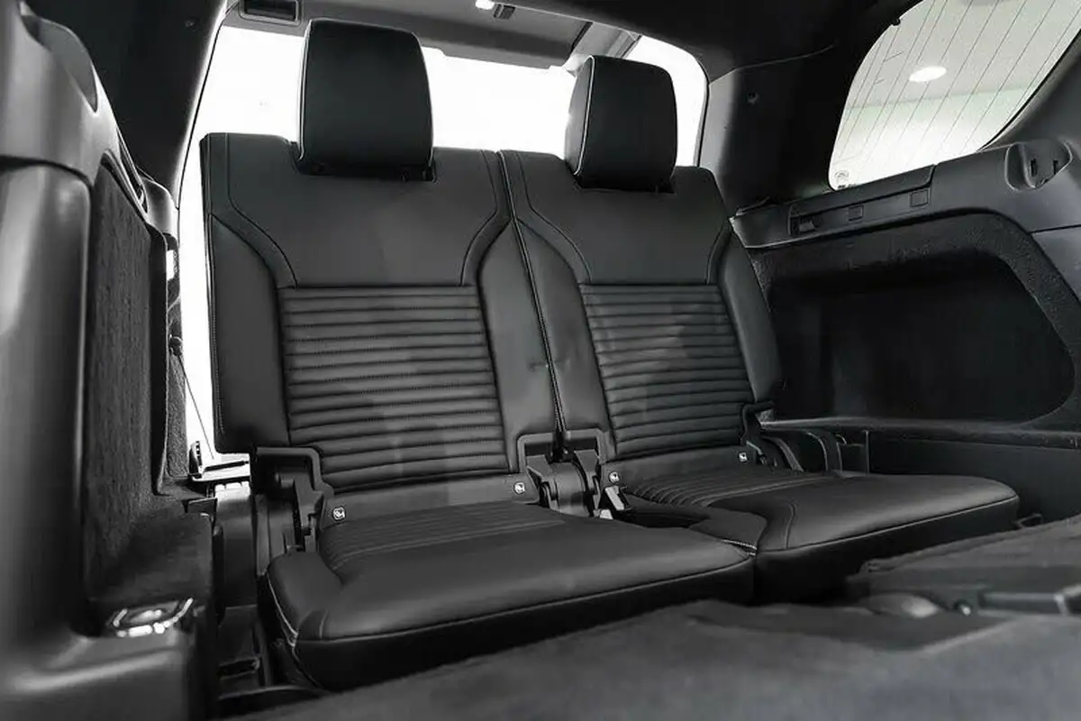 2021-land-rover-discovery-30-d300-r-dynamic-hse-big-5