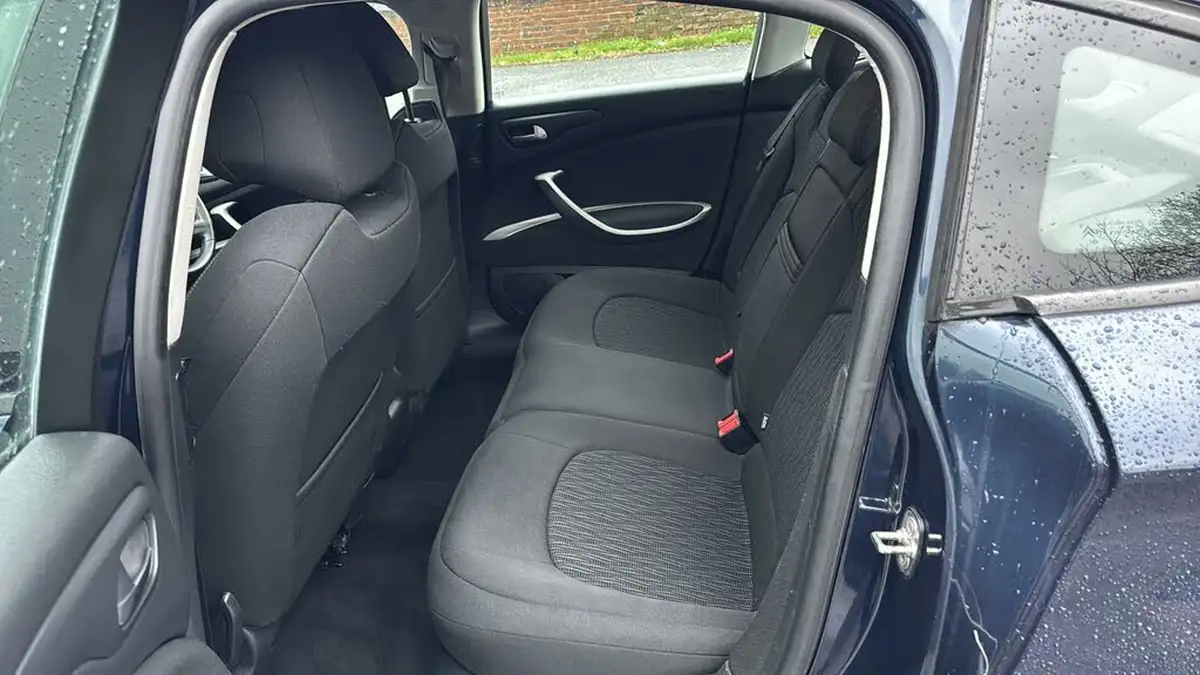2011-citroen-c5-20td-vtr-nav-saloon-4d-big-23