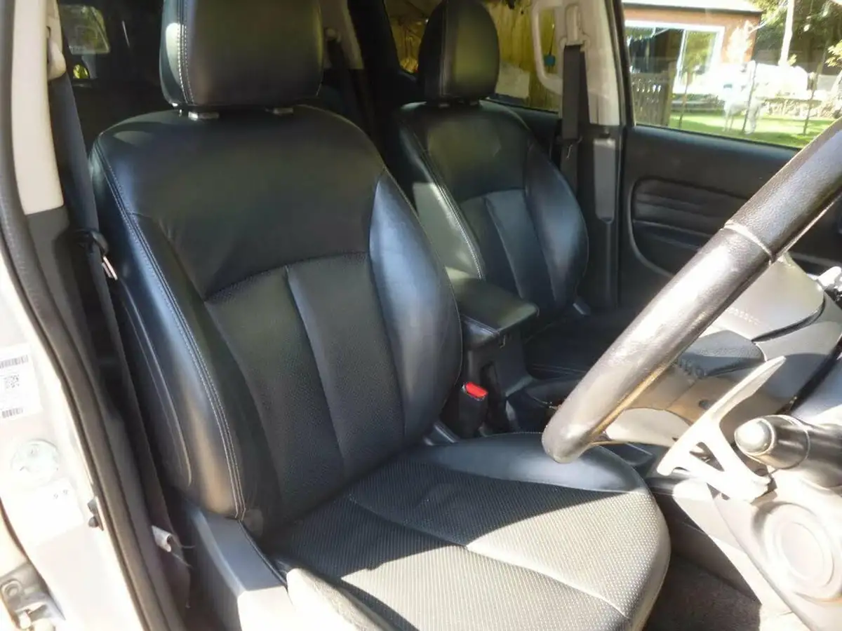 2020-mitsubishi-l200-22di-d-barbarian-auto-big-14