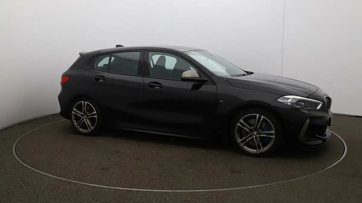 2022-bmw-1-series-20-m135i-xdrive-big-40