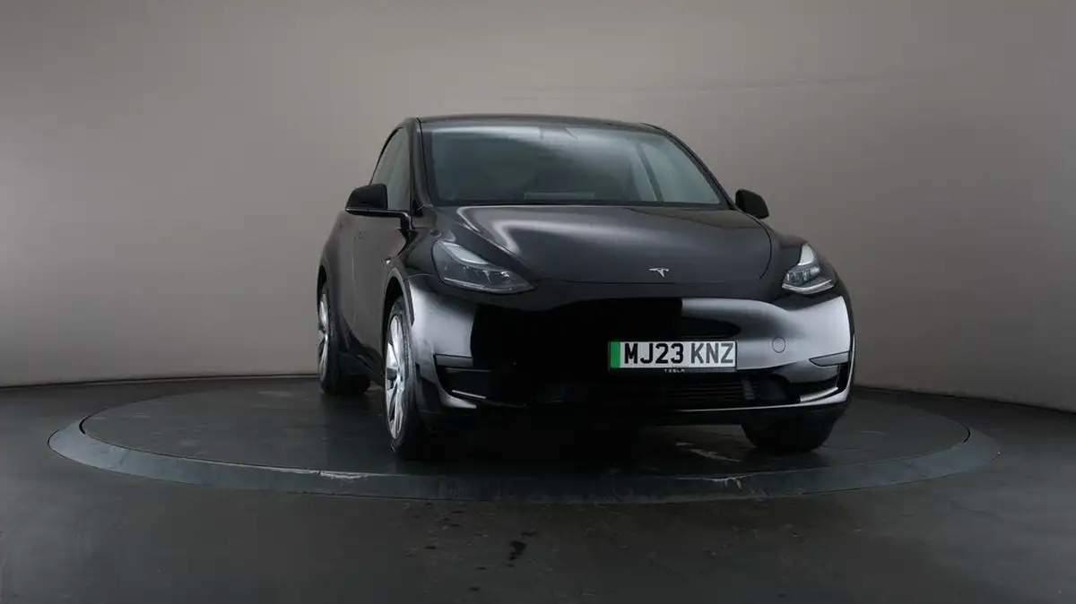 2023-tesla-model-y-e-rwd-big-42