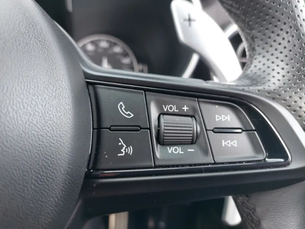 2022-lexus-ux-250h-20-f-sport-premium-plus-pack-big-13