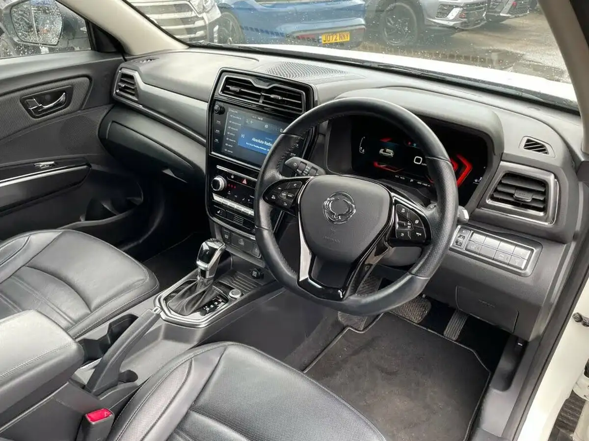 2021-kgm-ssangyong-tivoli-15-ultimate-auto-big-21