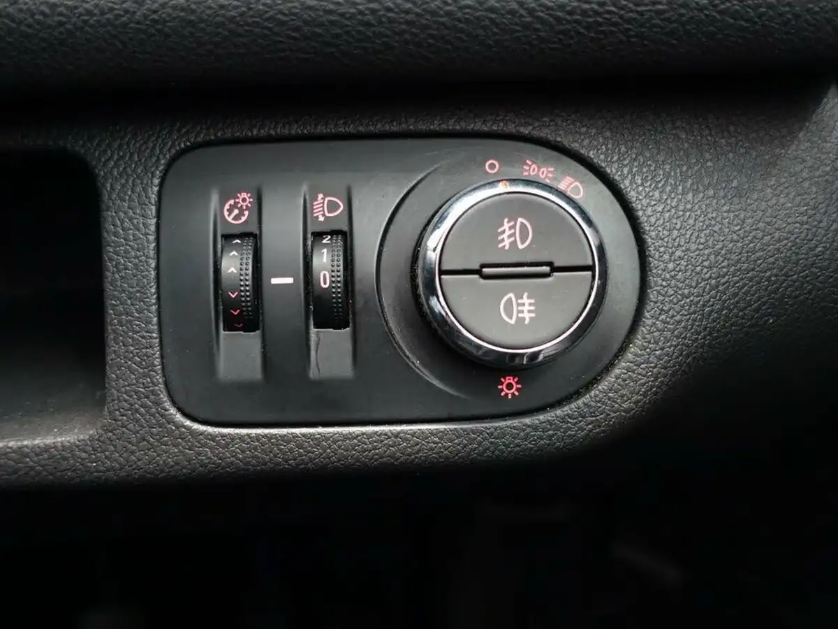 2015-vauxhall-meriva-14i-16v-tech-line-big-23