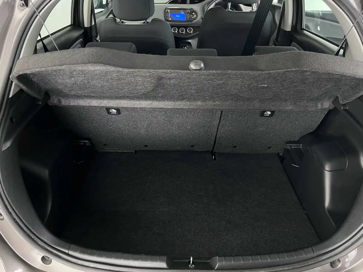 2019-toyota-yaris-15-vvt-i-icon-tech-111bhp-1496cc-cvt-big-8