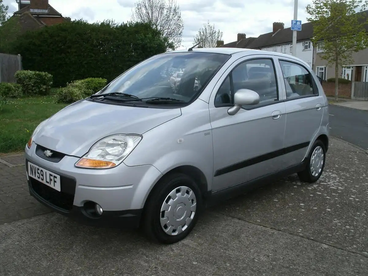2010-chevrolet-matiz-08-se-big-0