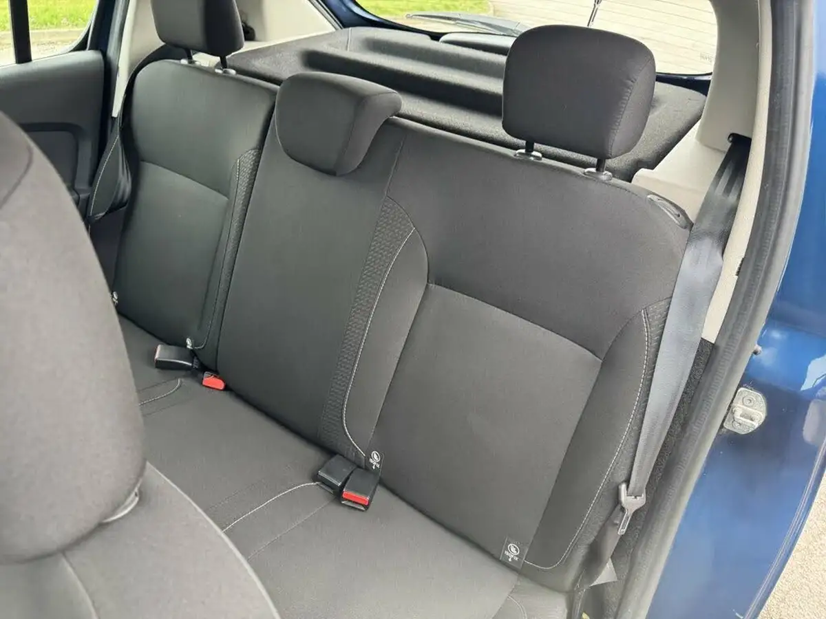 2019-dacia-sandero-10-sce-essential-big-19