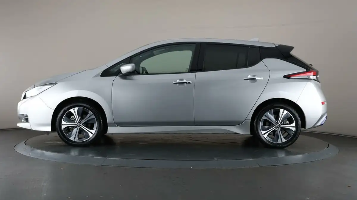 2021-nissan-leaf-e-tekna-big-4
