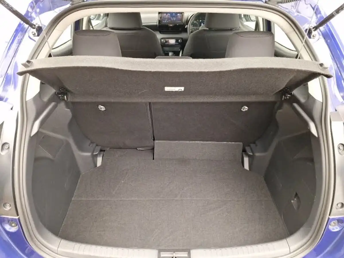 2024-mazda-mazda2-15-centre-line-big-7
