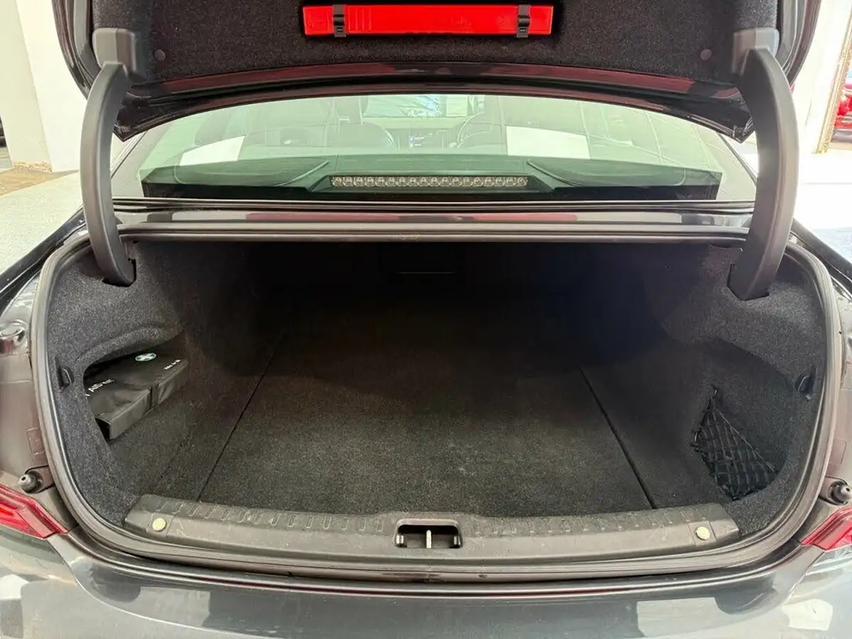 2017-volvo-s90-20td-d5-inscription-big-11