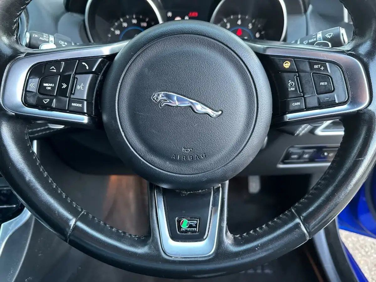 2018-jaguar-xe-20i-r-sport-249ps-1998cc-big-24