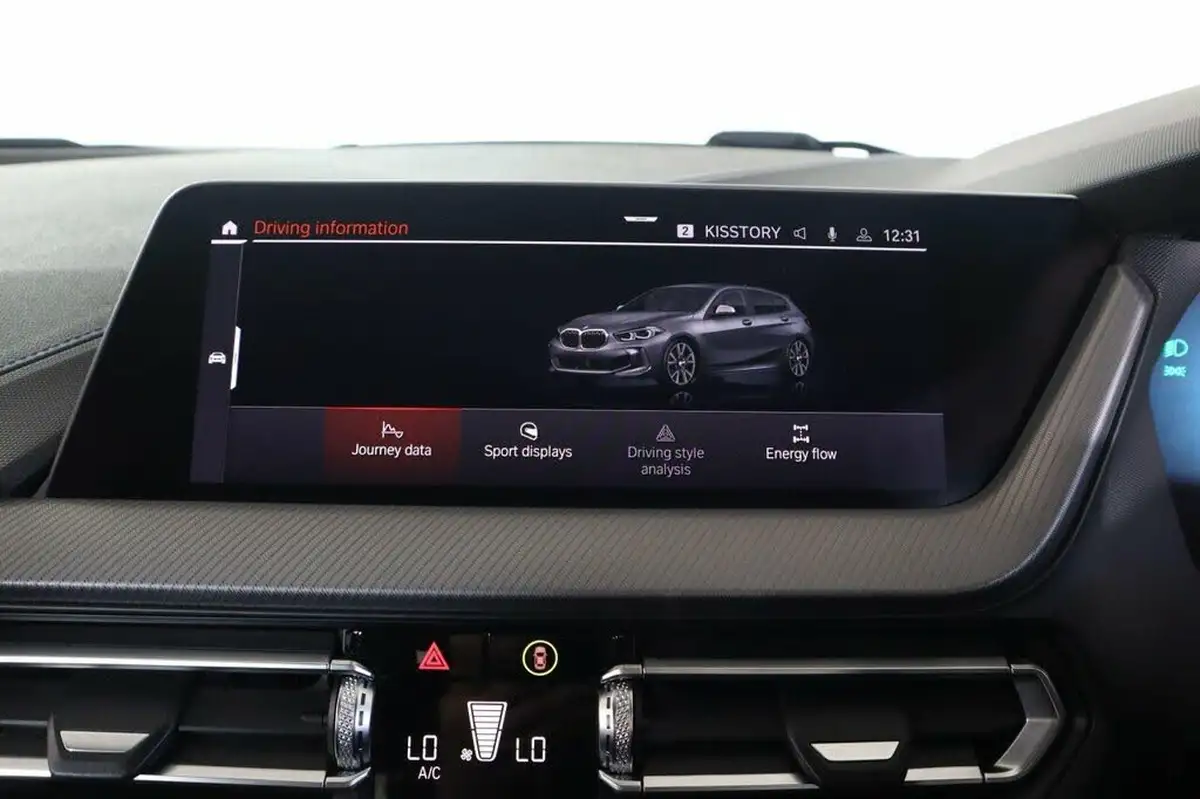 2021-bmw-1-series-20-m135i-xdrive-big-36