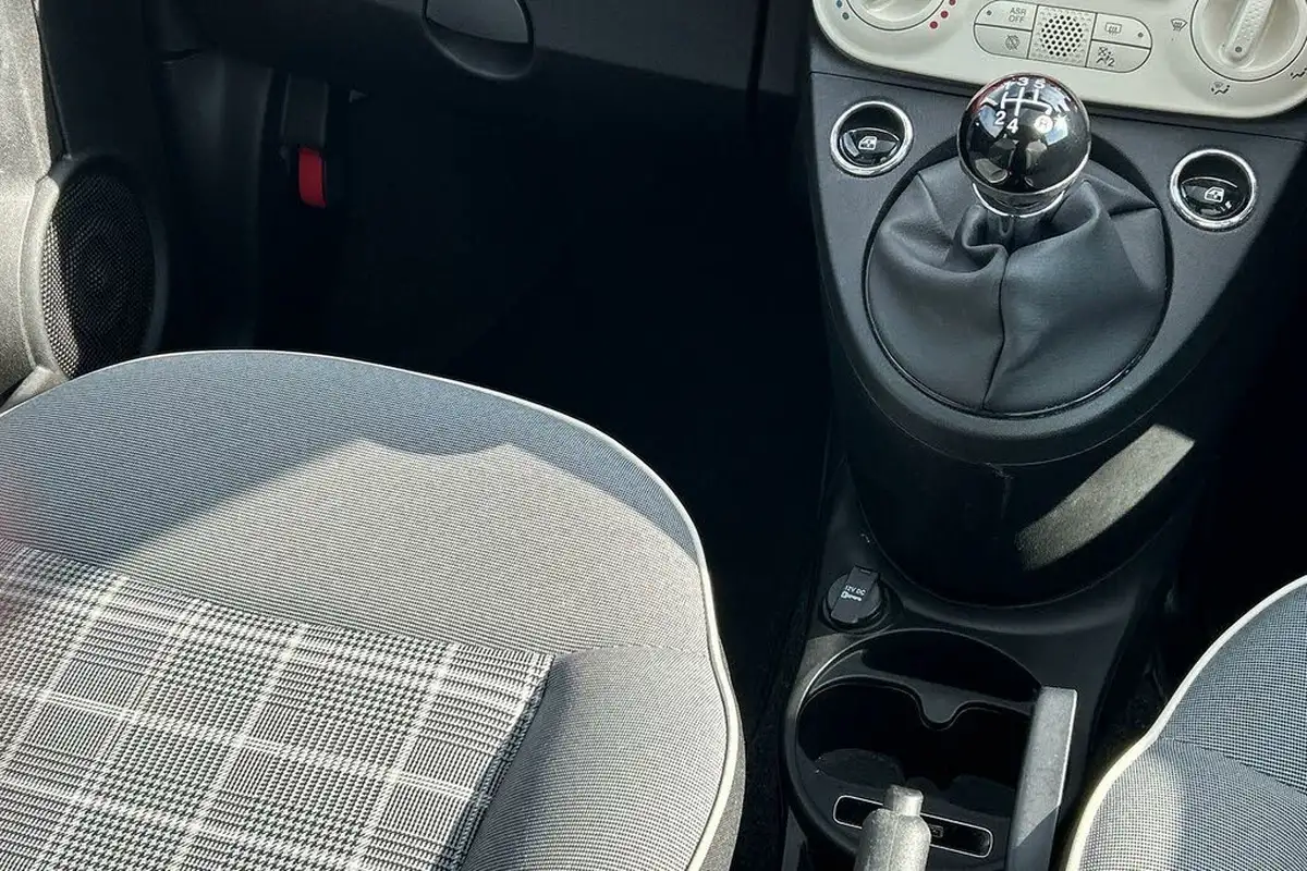 2019-fiat-500-12-lounge-ss-big-15