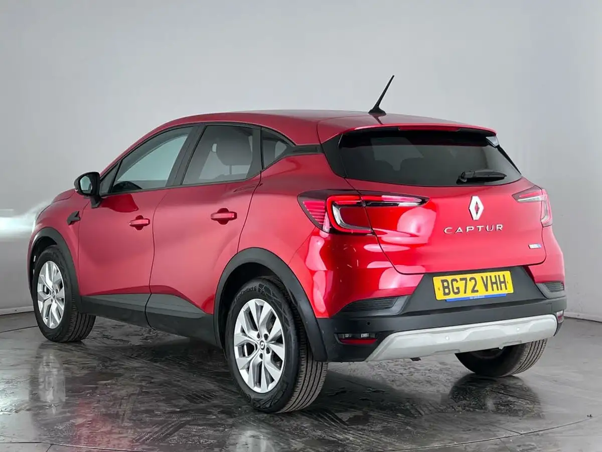 2022-renault-captur-16-iconic-edition-big-3