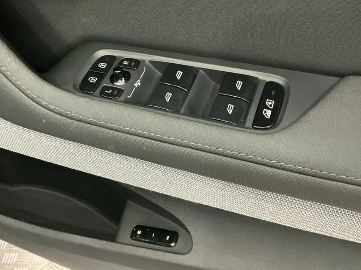 2020-polestar-polestar-2-e-ps2-big-13