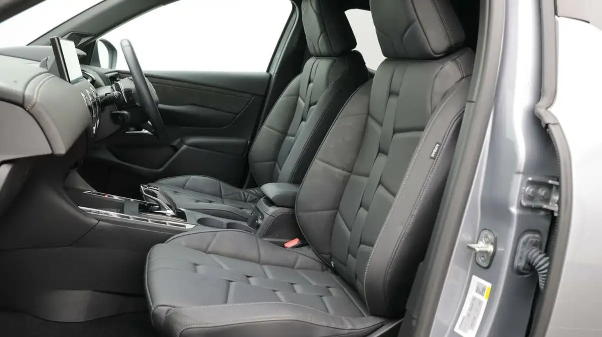 2021-ds-ds-3-crossback-12-puretech-ultra-prestige-130ps-big-14