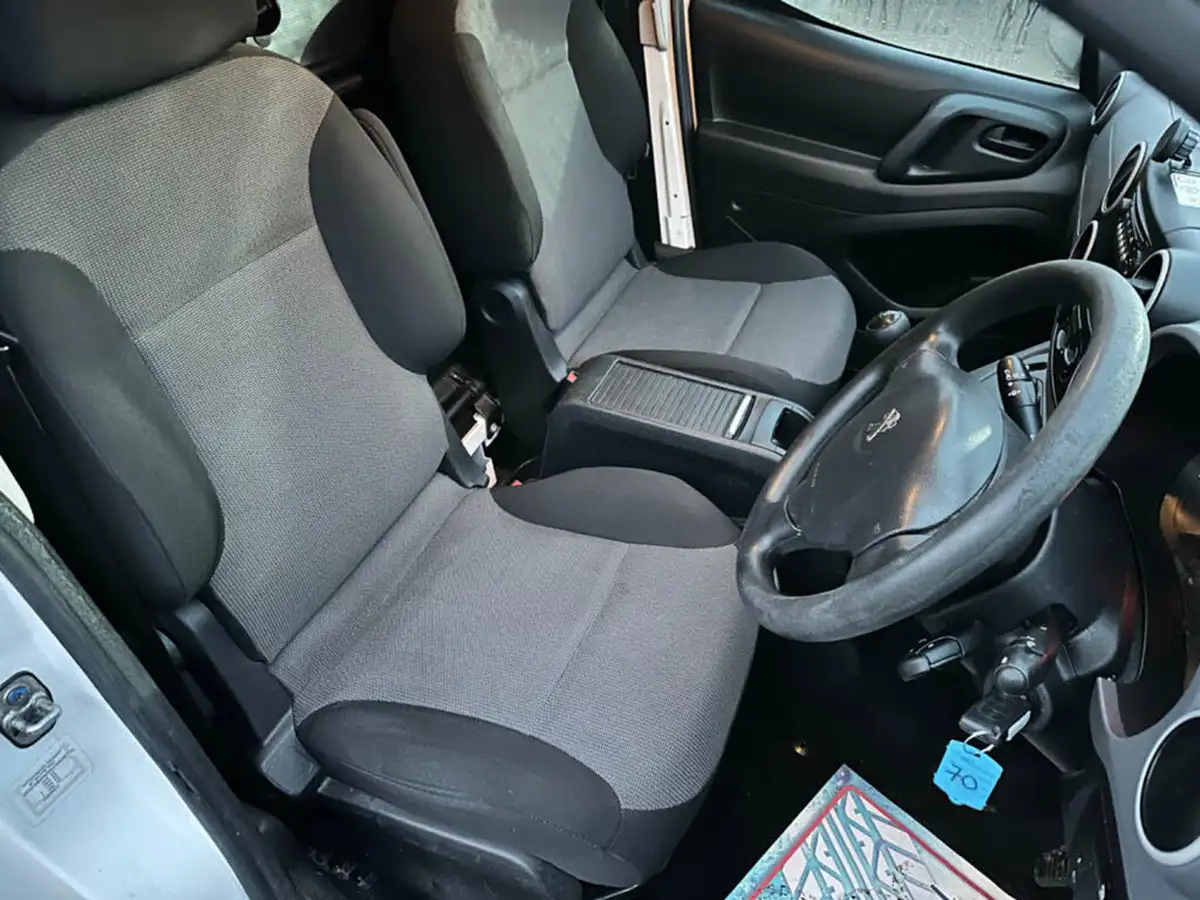 2017-peugeot-partner-16bluehdi-s-l1-75pseu6-648-panel-big-13