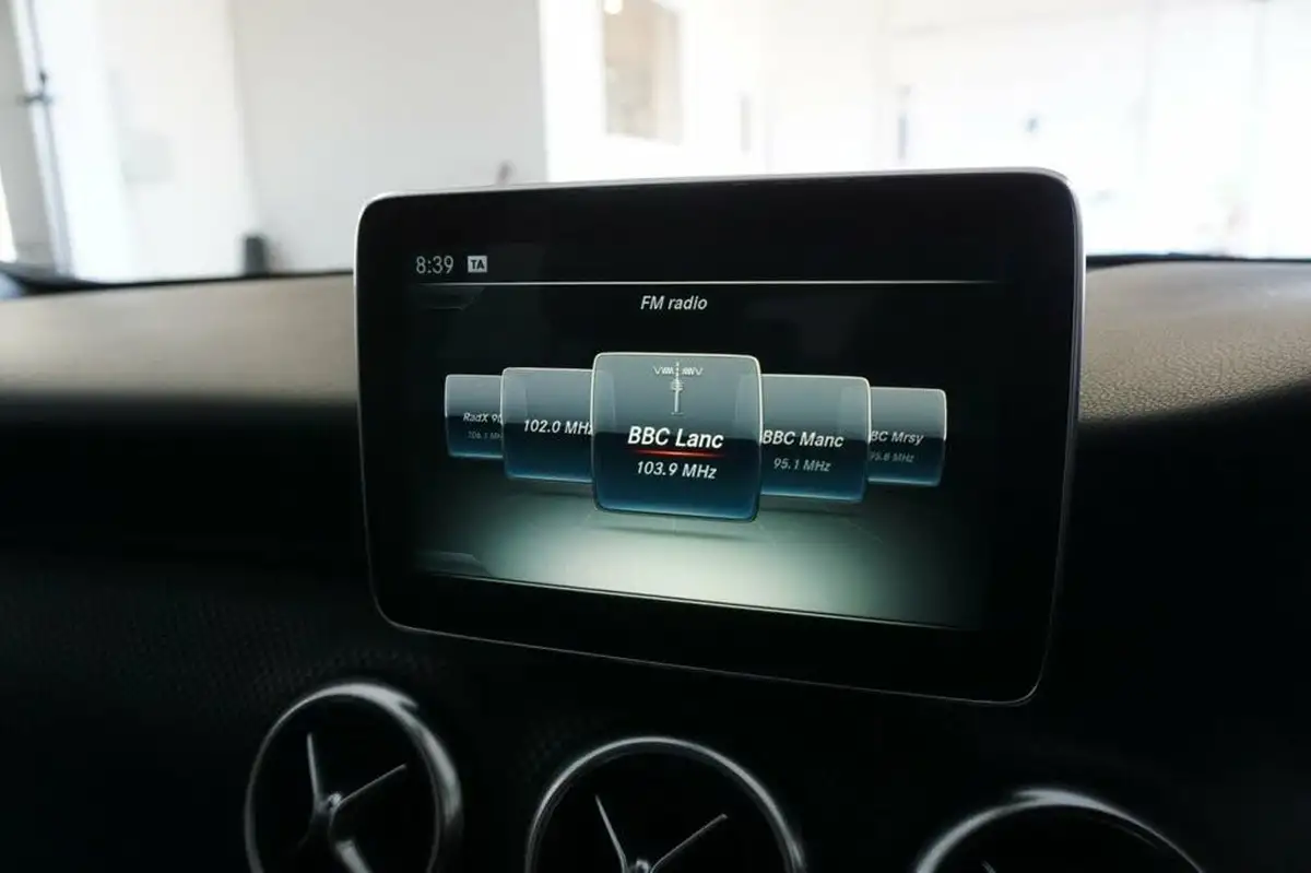 2016-mercedes-benz-a-class-16-a200-sport-executivess-7g-dct-big-25