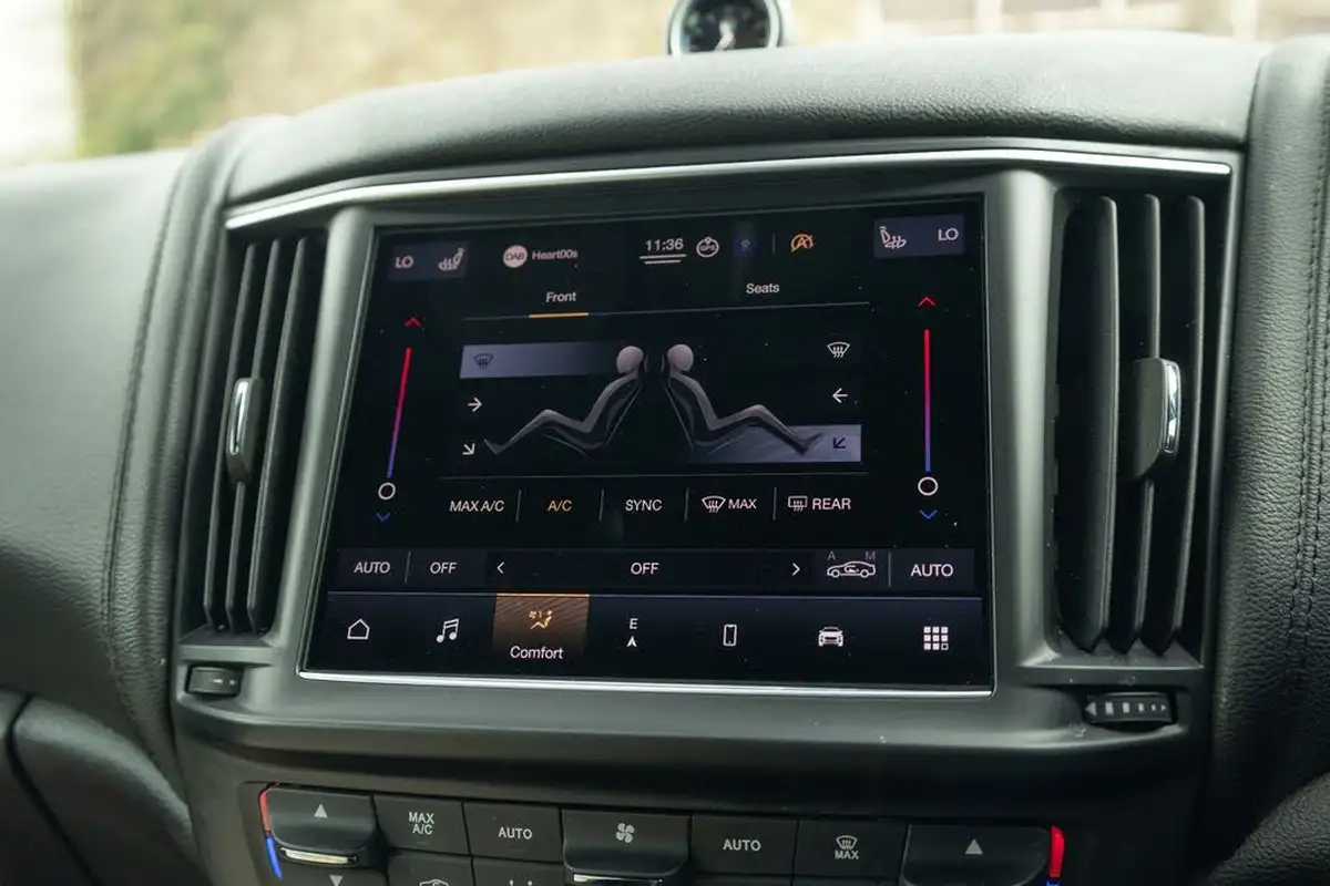 2021-maserati-levante-30-gransport-big-36