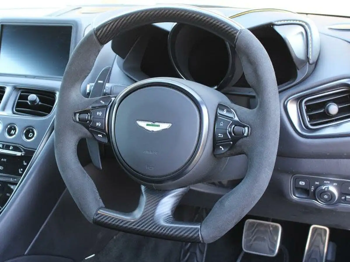 2023-aston-martin-dbs-52-v12-big-10
