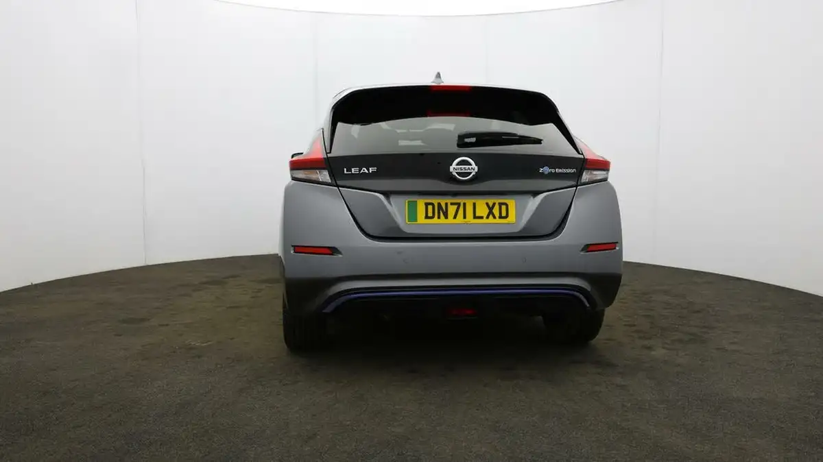 2021-nissan-leaf-e-tekna-big-56