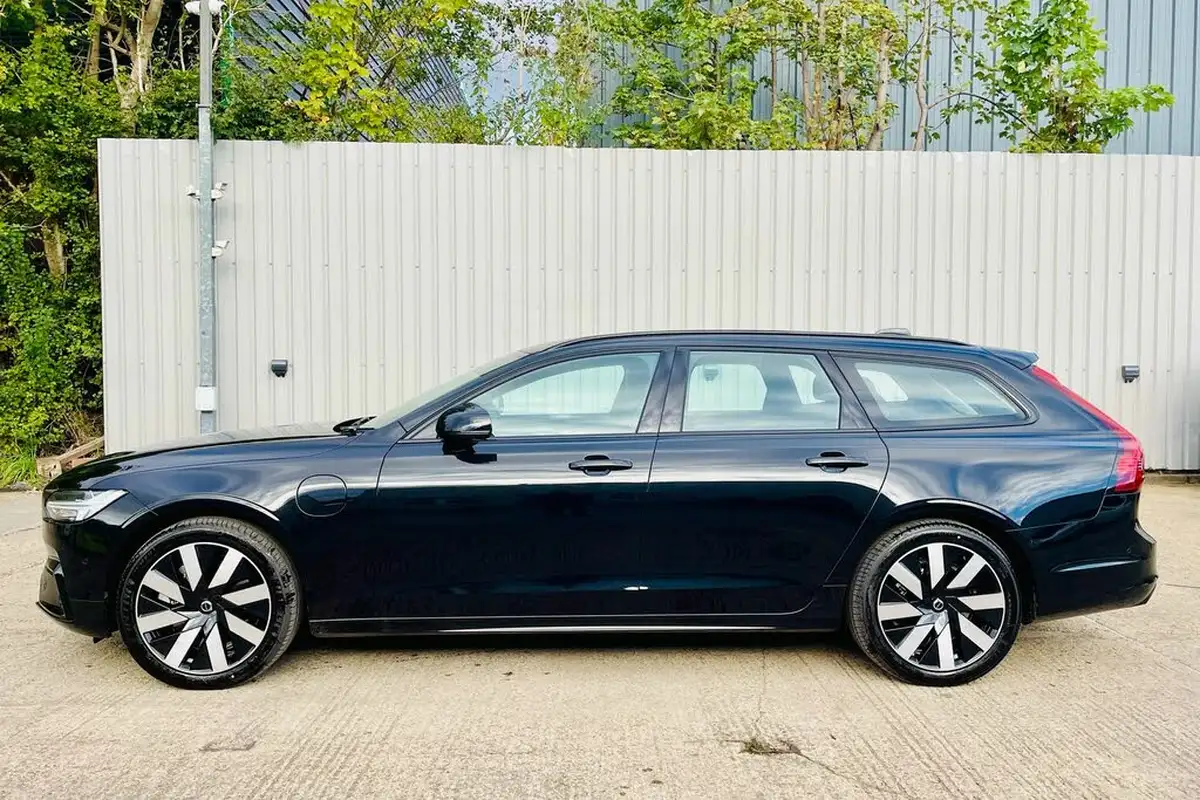 2024-volvo-v90-20-t6-plus-345bhp-dark-big-31