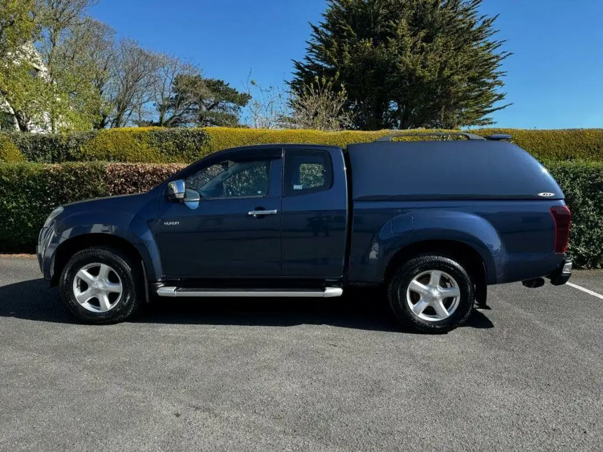 2016-isuzu-d-max-25td-yukon-double-pickup-big-4