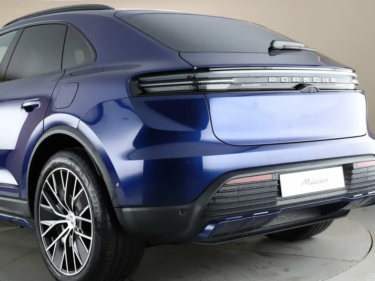 2025-porsche-macan-e-electric-big-42