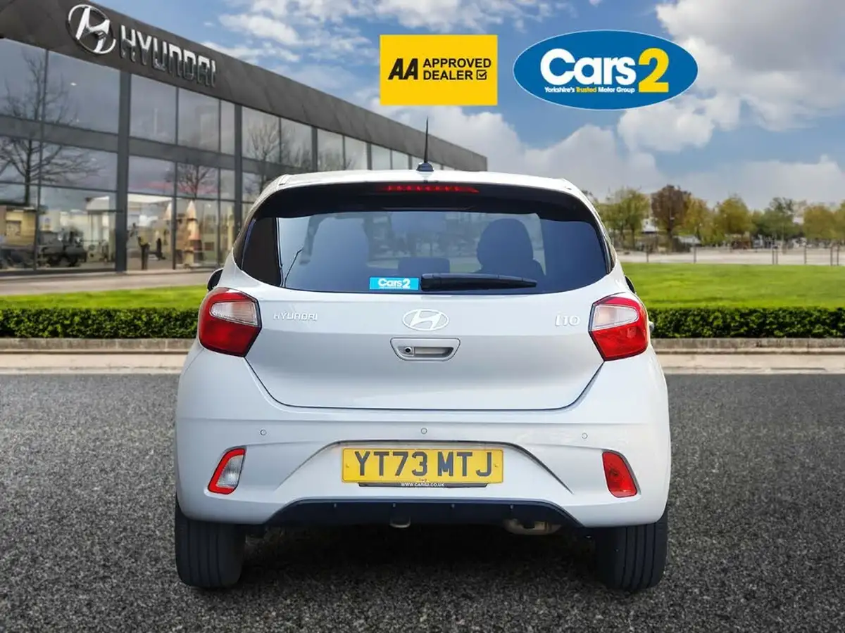 2023-hyundai-i10-10-premium-big-4