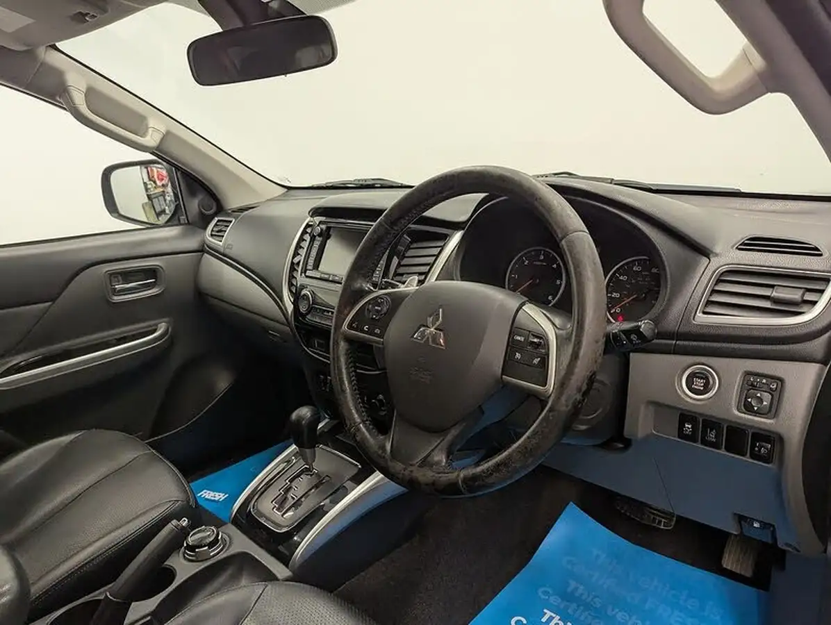 2015-mitsubishi-l200-24di-d-warrior-auto-big-11