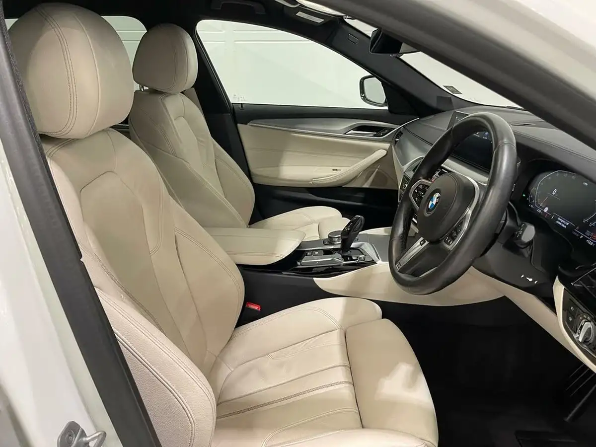 2019-bmw-5-series-big-29