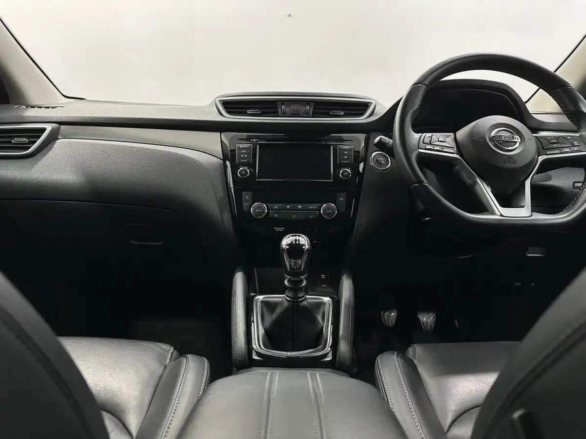 2021-nissan-qashqai-13-dig-t-n-motion-140ps-big-18