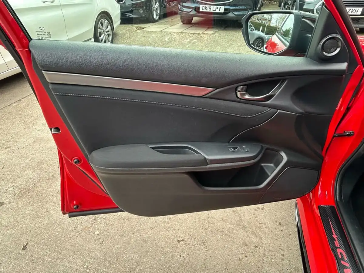 2017-honda-civic-10-vtec-turbo-sr-cvt-big-26