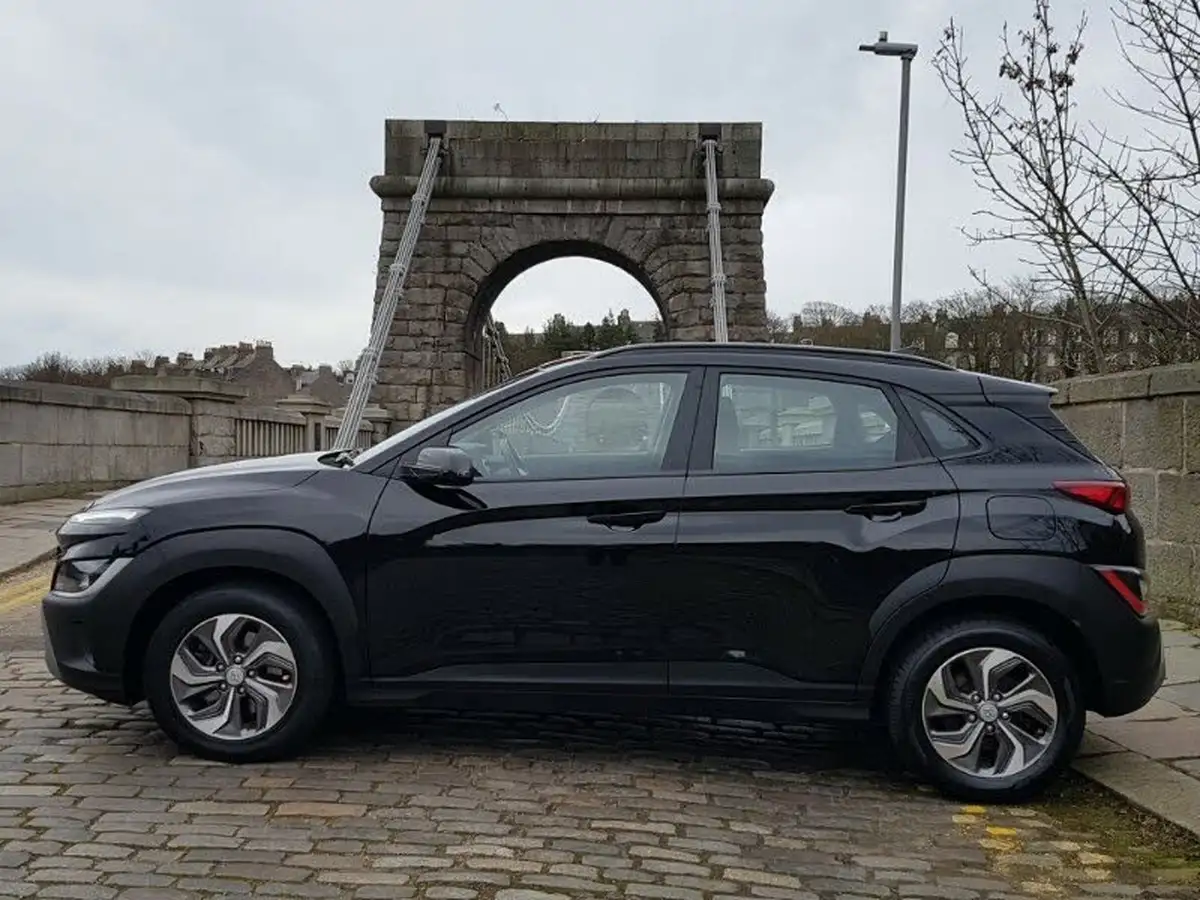 2022-hyundai-kona-16-gdi-se-connect-big-3