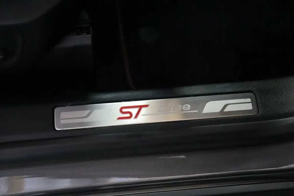 2022-ford-kuga-25t-st-line-x-edition-225ps-phev-big-21