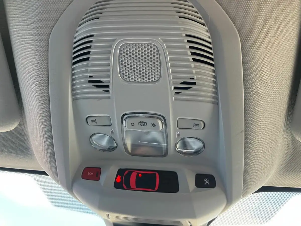 2020-peugeot-5008-suv-12-puretech-allure-eat8-big-39