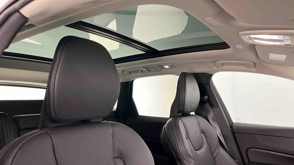 2024-volvo-xc60-20-t8-ultimate-dark-big-34