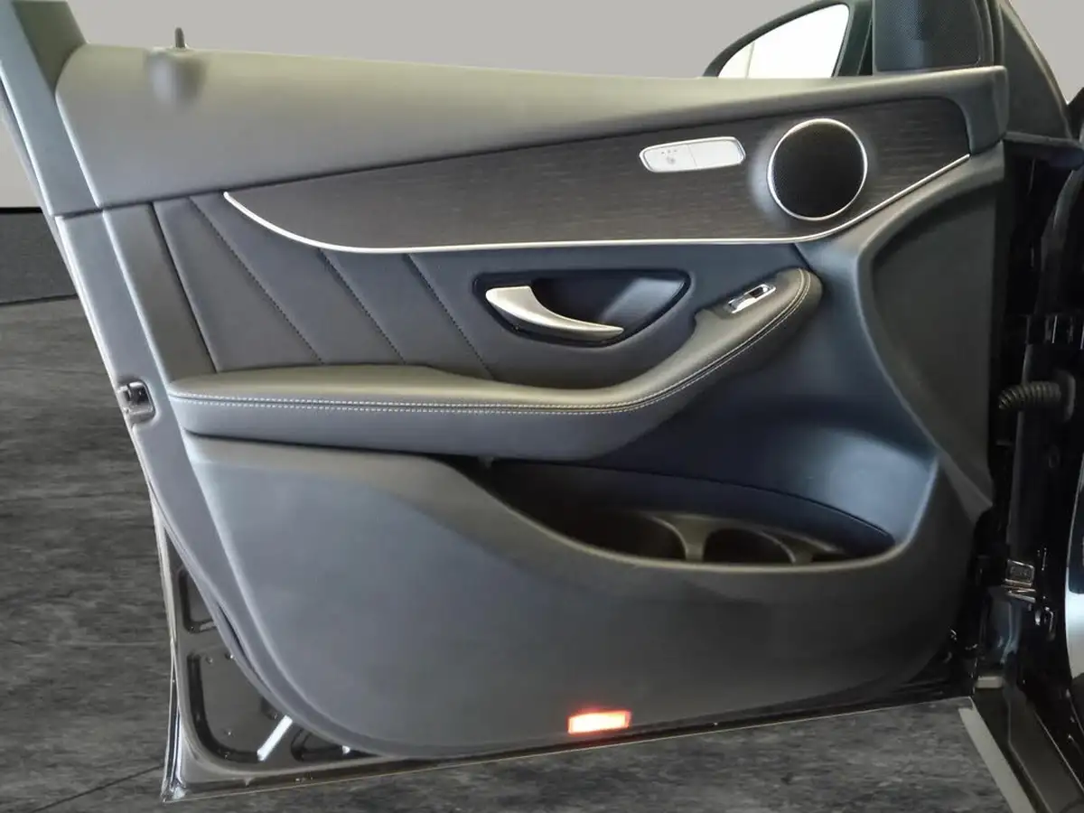 2020-mercedes-benz-glc-class-20d-glc220d-amg-line-station-wagon-5d-4matic-plus-big-31