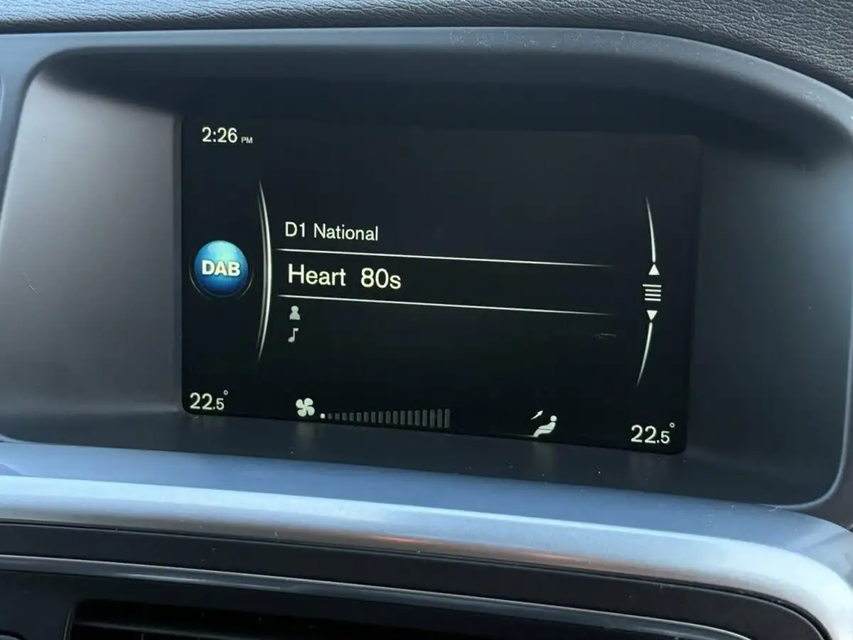 2014-volvo-v60-16td-d2-se-lux-nav-powershift-big-32