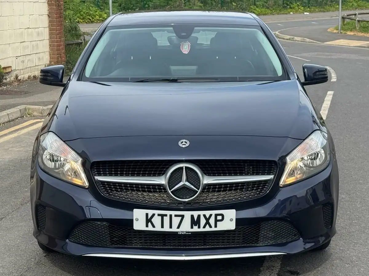 2017-mercedes-benz-a-class-16-a180-sport-ss-7g-dct-big-2
