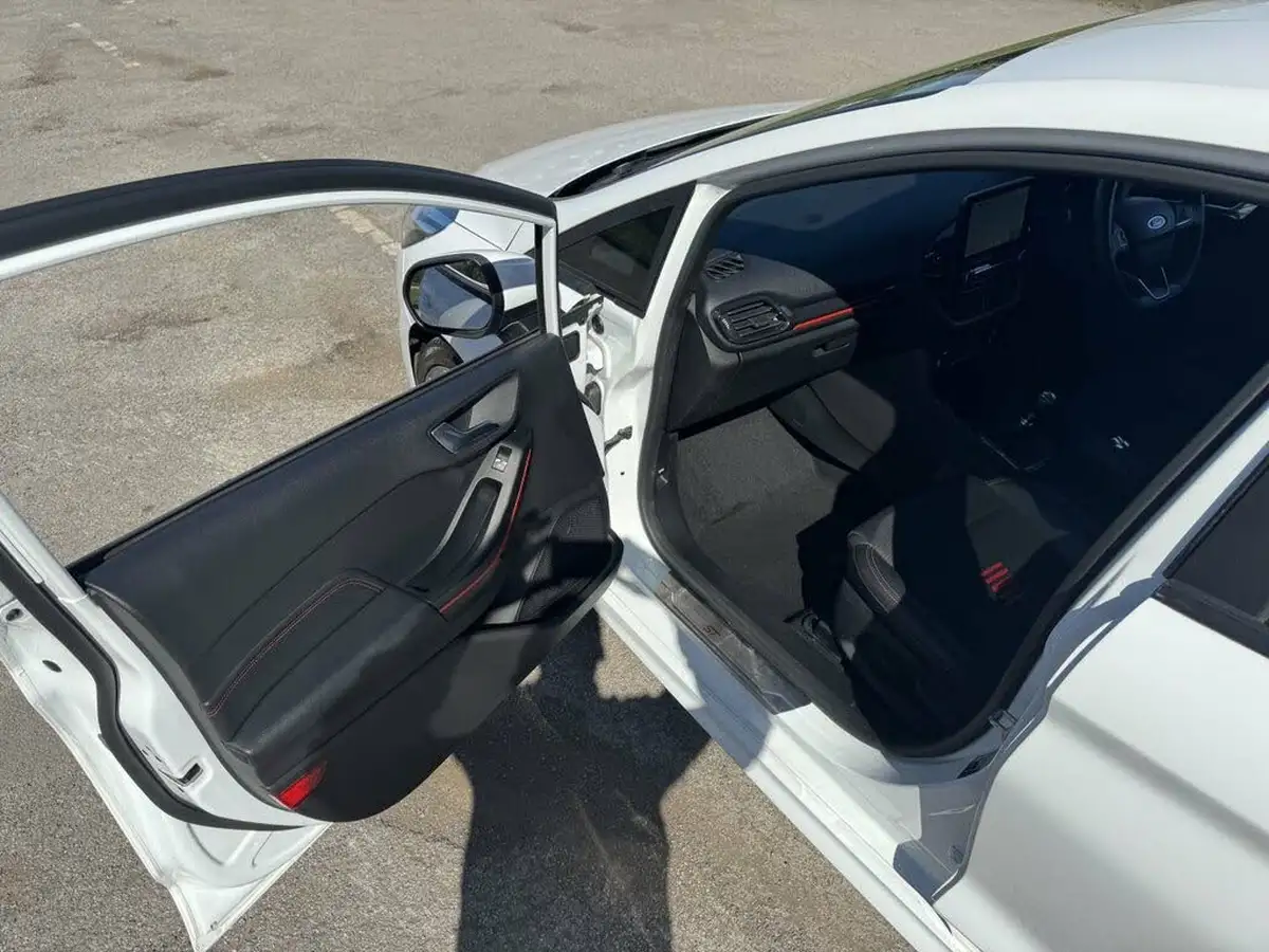 2019-ford-fiesta-10t-st-line-x-125ps-5d-big-24
