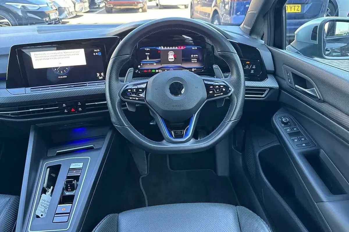 2021-volkswagen-golf-20-tsi-r-hatchback-big-12