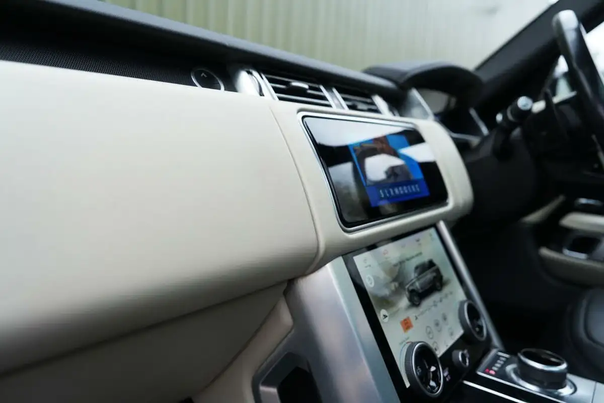 2020-land-rover-range-rover-44-sdv8-vogue-big-44