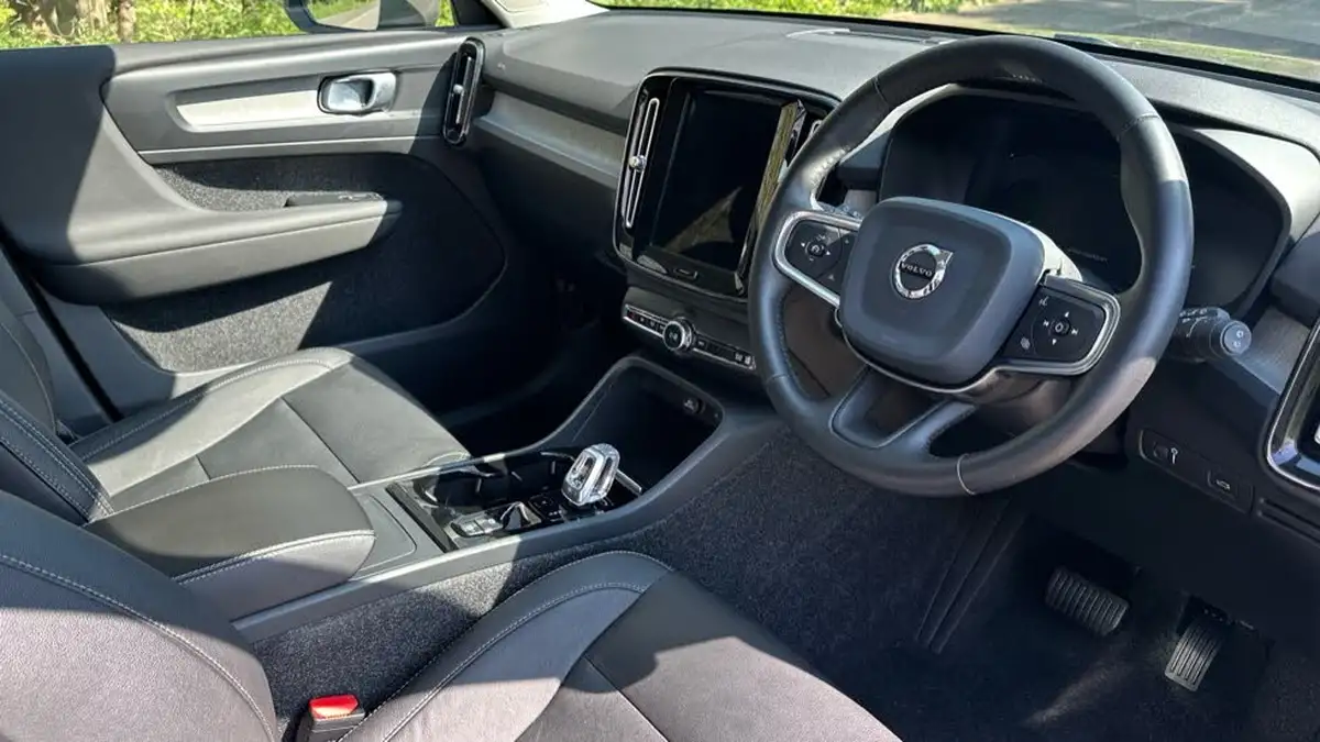 2019-volvo-xc40-20-t4-inscription-awd-big-36