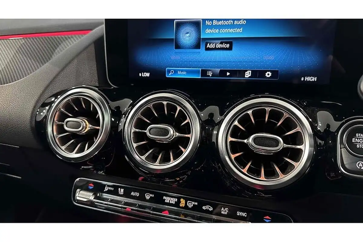 2020-mercedes-benz-gla-class-20d-gla-220d-amg-line-premium-plus-big-37
