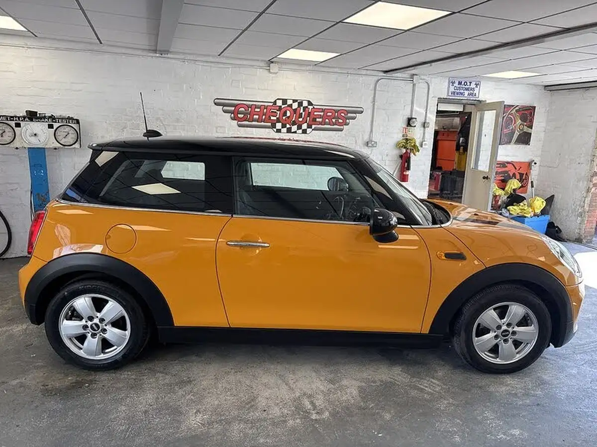 2015-mini-cooper-15-cooper-3d-auto-big-2