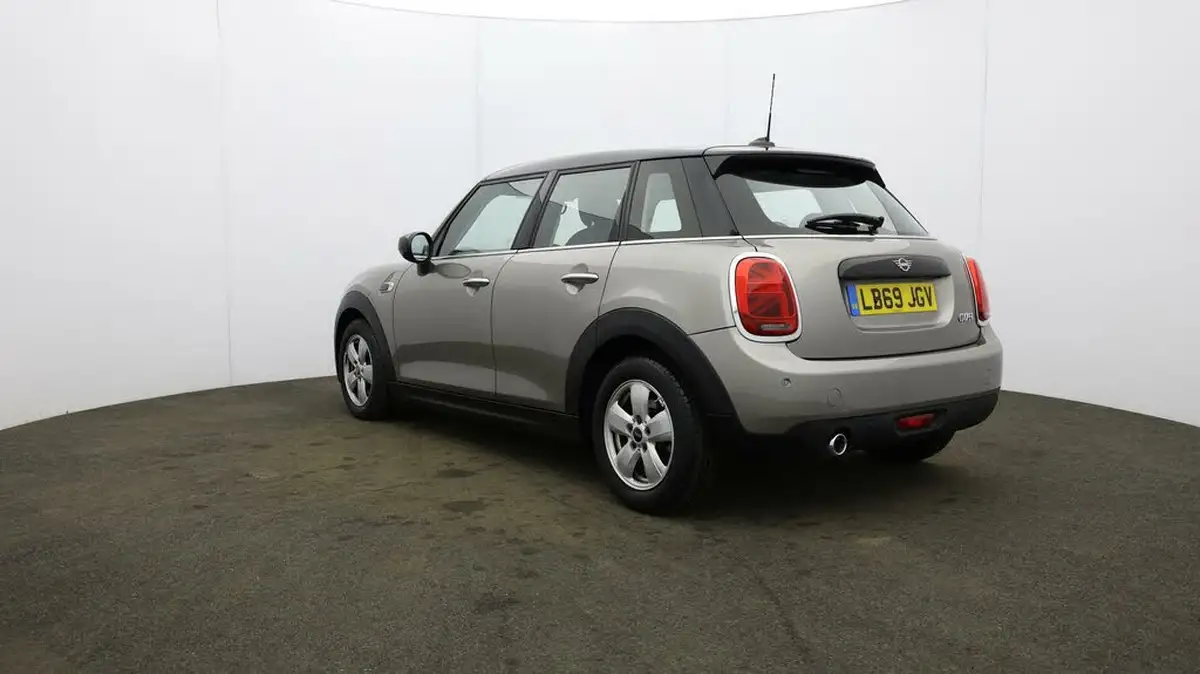 2019-mini-cooper-15-cooper-classic-hatchback-5d-auto-big-52
