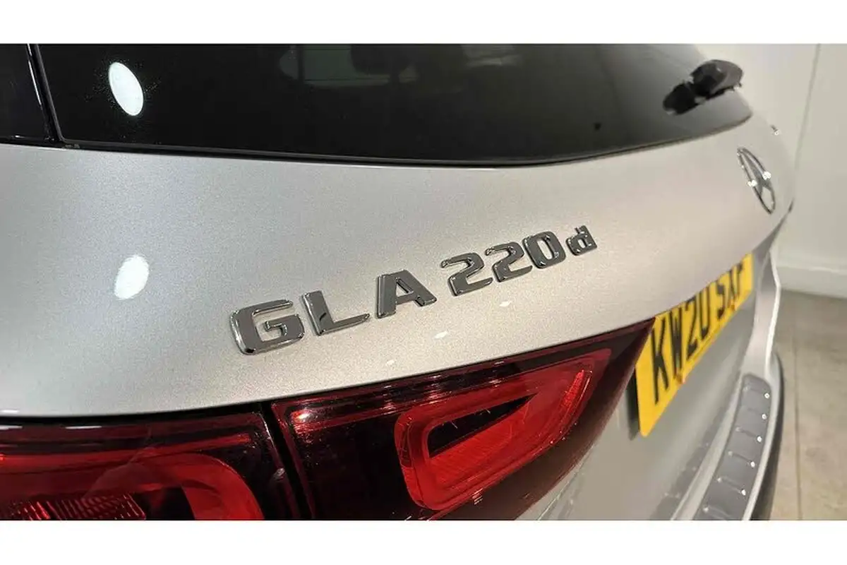 2020-mercedes-benz-gla-class-20d-gla-220d-amg-line-premium-plus-big-15