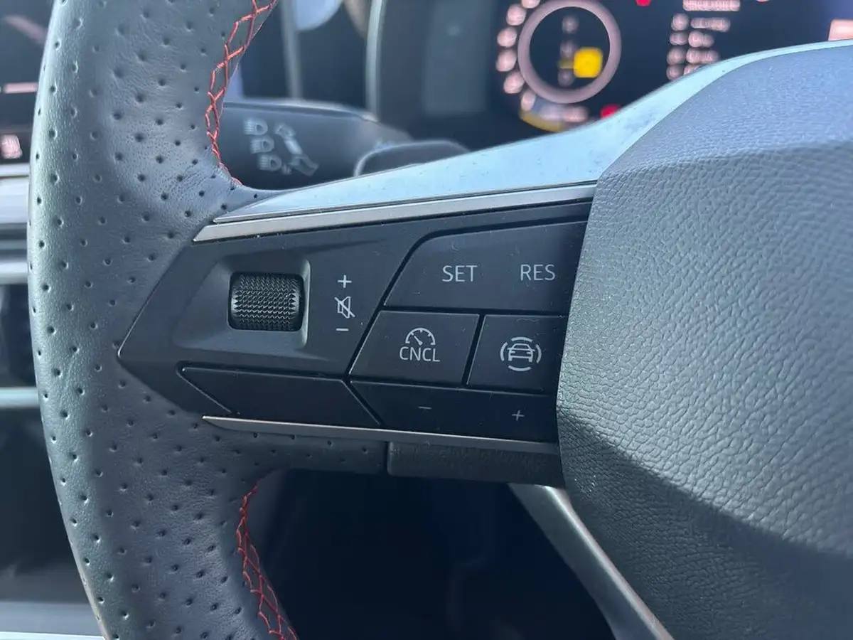 2024-seat-leon-15-etsi-fr-150ps-hatchback-big-15