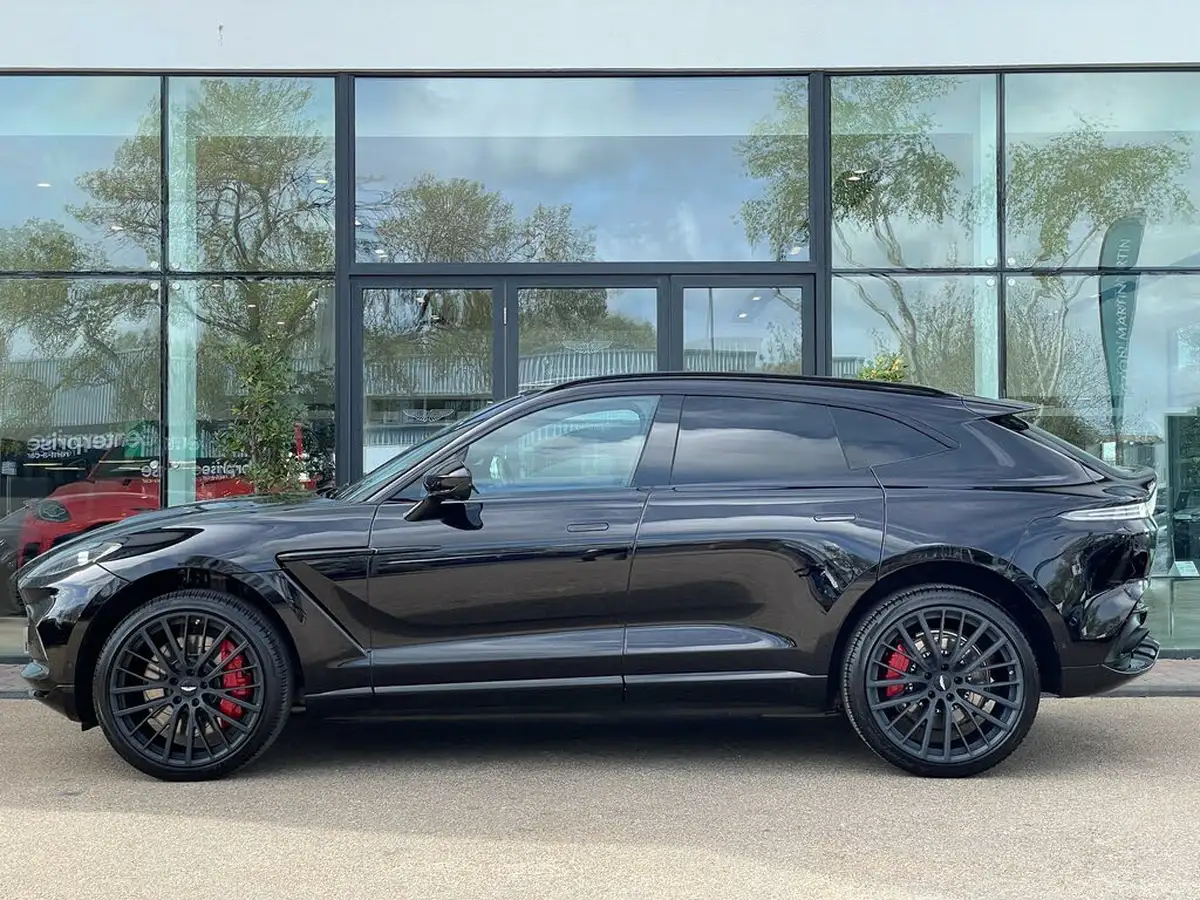 2024-aston-martin-dbx-40-v8-big-66